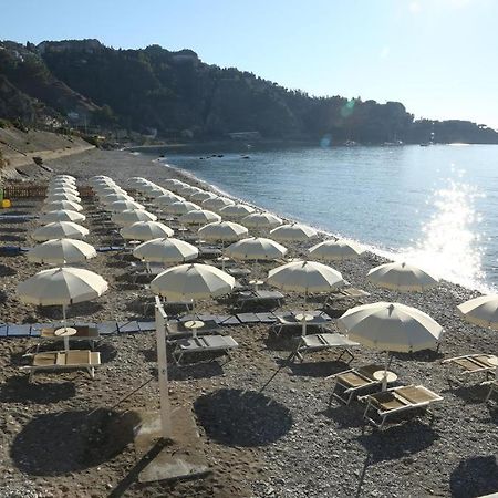 Il Cantone Del Faro Giardini Naxos Exteriör bild