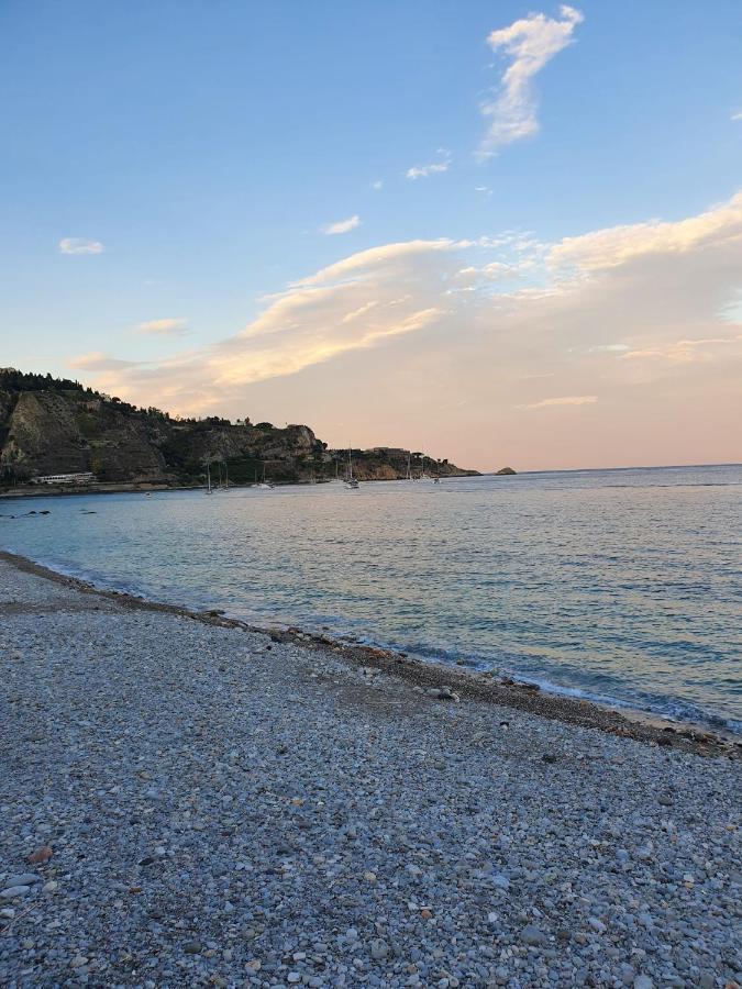 Il Cantone Del Faro Giardini Naxos Exteriör bild