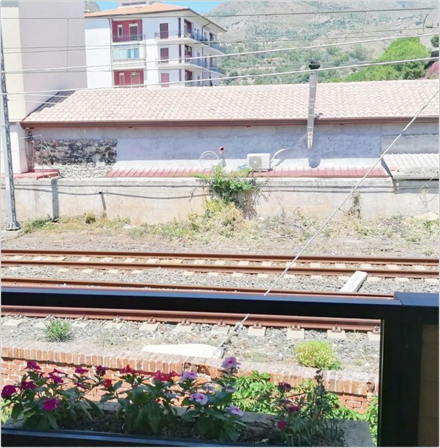 Il Cantone Del Faro Giardini Naxos Exteriör bild