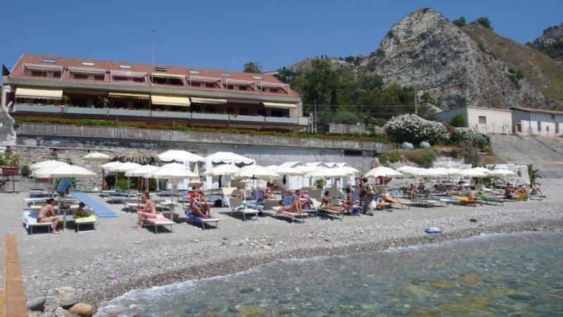Il Cantone Del Faro Giardini Naxos Exteriör bild