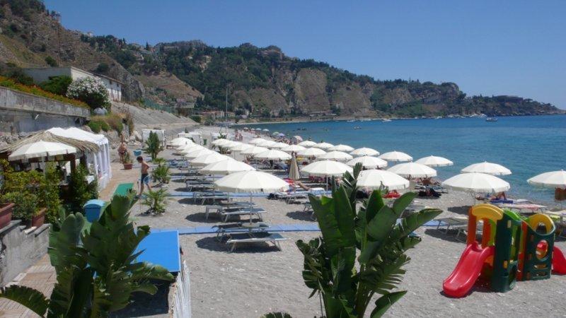 Il Cantone Del Faro Giardini Naxos Exteriör bild